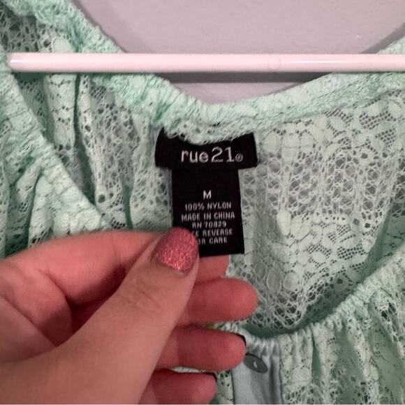 Rue 21 Light Mint Green Lace Faux Button-Up Top Women’s Size Medium Slight Crop - Picture 5 of 6